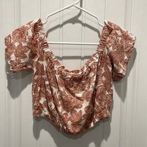 🌟MOVING SALE🌟EUC Abercrombie & Fitch floral off shoulder crop top
